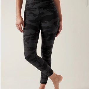 Athleta Elation 7/8 in tight